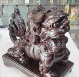 越南红木狮子 精湛工艺与吉祥寓意的完美融合