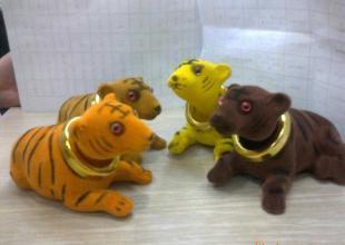 供应植绒小动物摇头老虎狗汽车装饰品工艺品